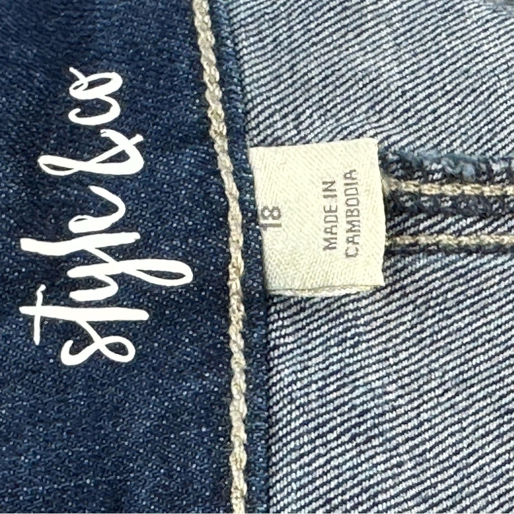Style & Co High Rise Fray Hem Denim Shorts - Blue - size 18 - Picture 3 of 10